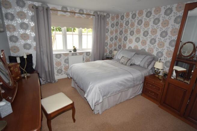 BEDROOM 4