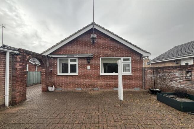 2 bed Detached Bungalow for sale Image 8