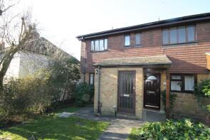 27, Middle Road, Leatherhead KT22 7HN