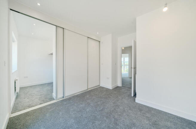 3 bed Semi-Detached to rent Image 8