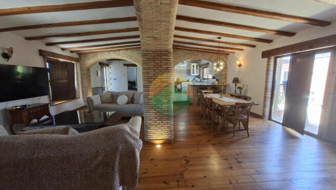 4 Bedroom Property For Sale-PAR18-3