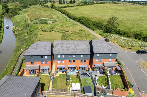 Moors Lane, Houlton