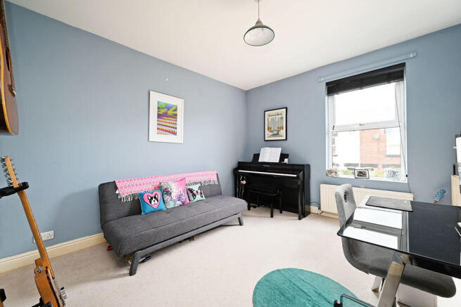 3 bed Terraced for sale Image 12