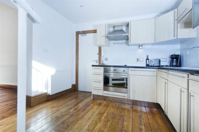 2 bed Apartment to rent Image 5
