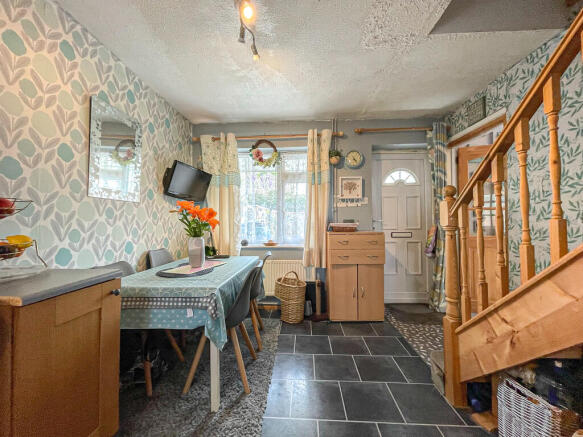 14 Withies Close - Dining area