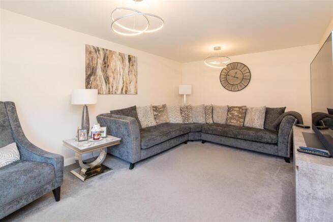 Brockhall Crescent, Barton Seagrave, Kettering photo 4