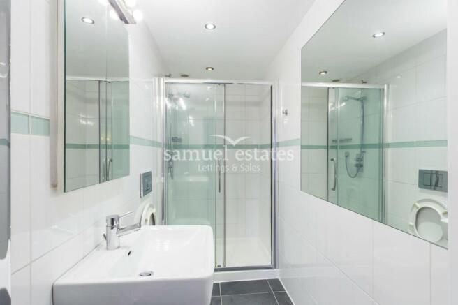 En-suite Bathroom