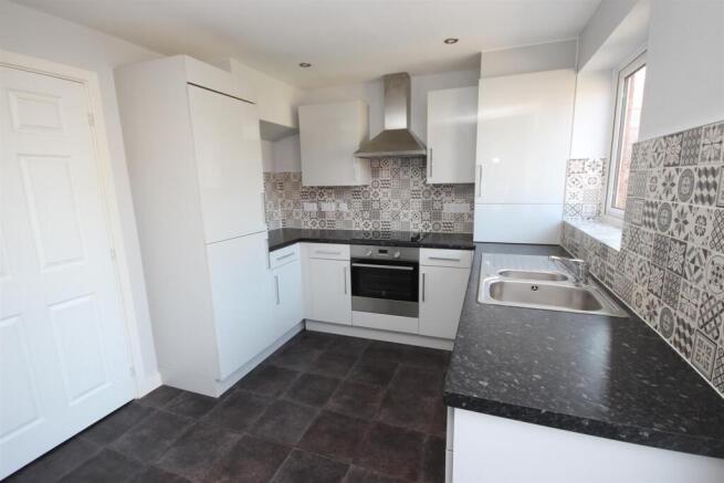 Kitchen 2.JPG