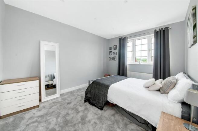 BEDROOM TWO (12 7  x 9 7 )