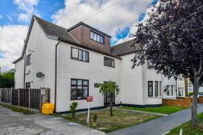 Flat 4, 49 Clover Lodge, Sandleigh Road, Leigh-on-sea SS9 1JT