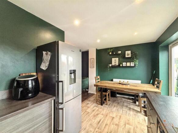 3 bed House for sale Image 5