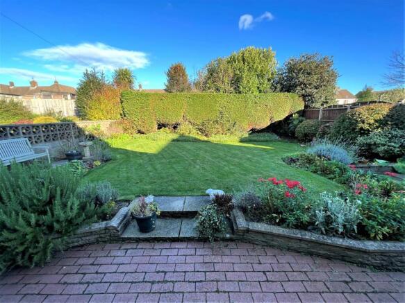 garden 1.jpg