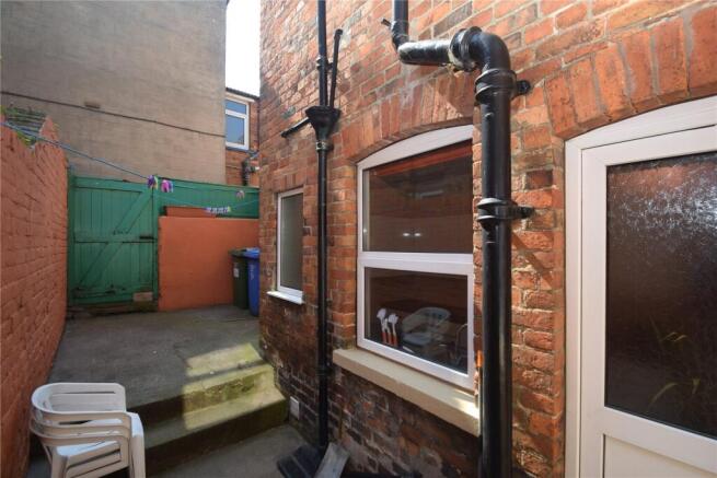 2 bed Terraced for sale Image 9