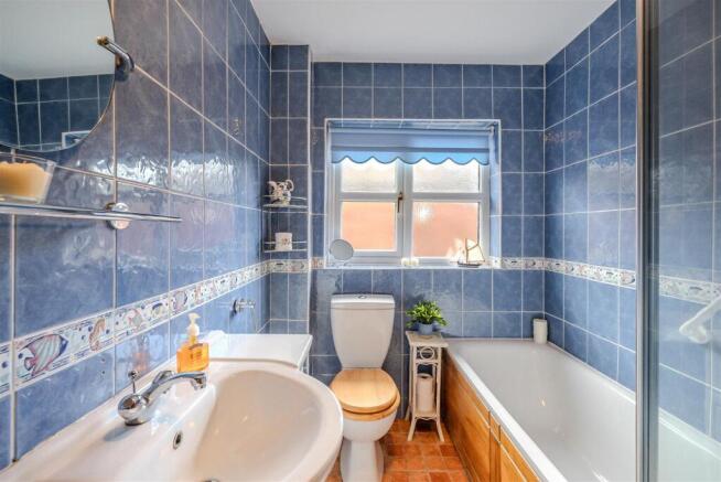 3 bed Bungalow for sale Image 10