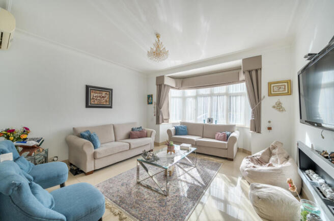 1374418-16-690463...