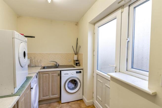4 bed Detached for sale Image 8