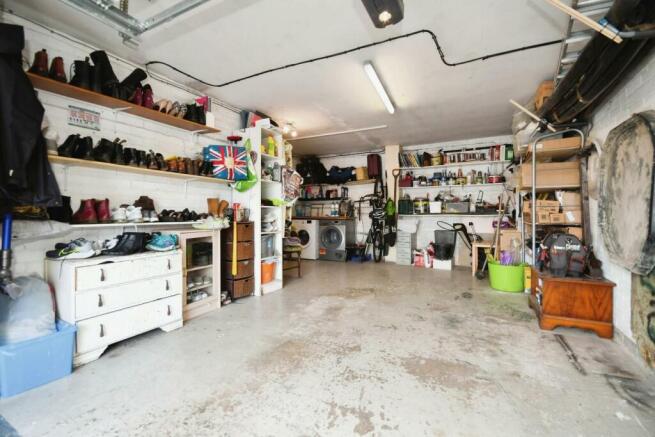 GARAGE