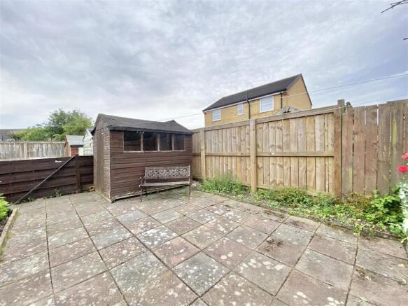 1 bed Semi-Detached to rent Image 8