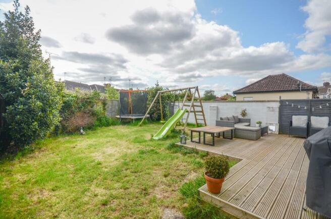 Rear garden pic 2.jpg