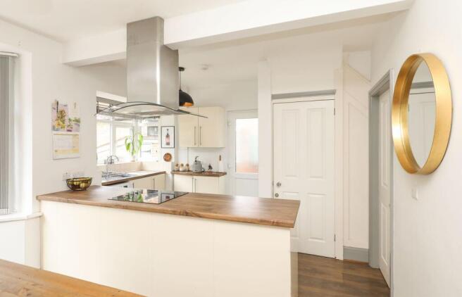 3 bed Semi-Detached for sale Image 10
