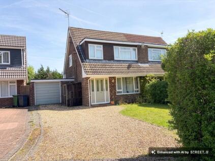 Longbridge Road, Bramley, RG26