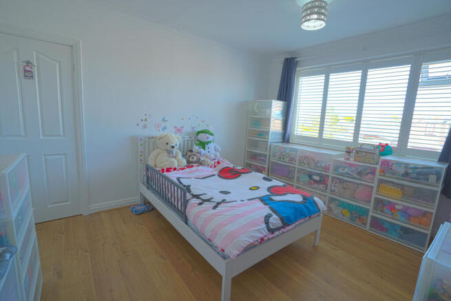 8bedroom