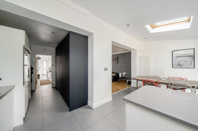 3 bed Semi-Detached for sale Image 8