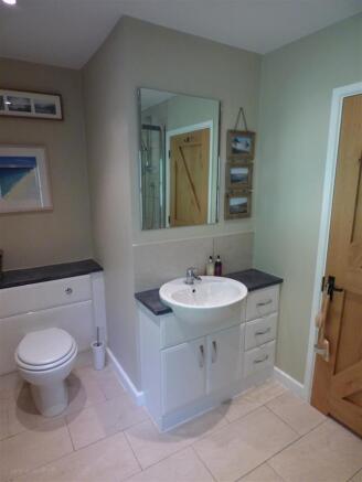 Shower room .JPG