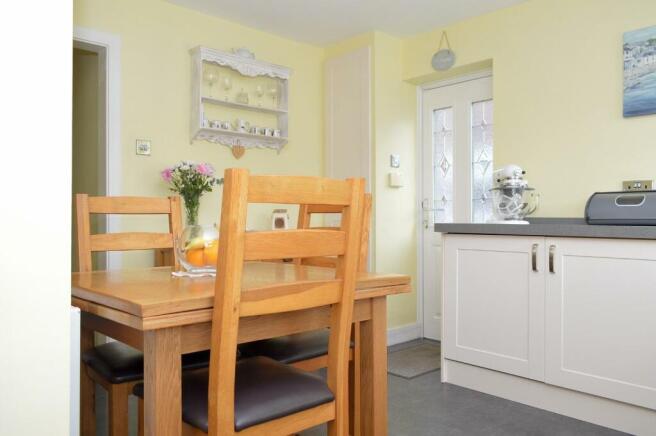 Kitchen....JPG