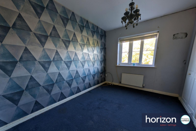 4 bed Detached for sale Image 11