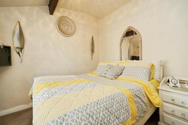2 bed Terraced for sale Image 11