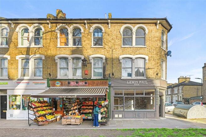 Lauriston Road, E9