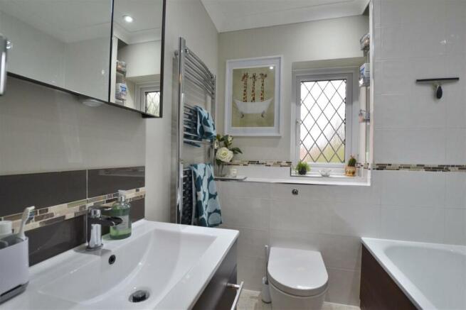 Family Bathroom.JPG