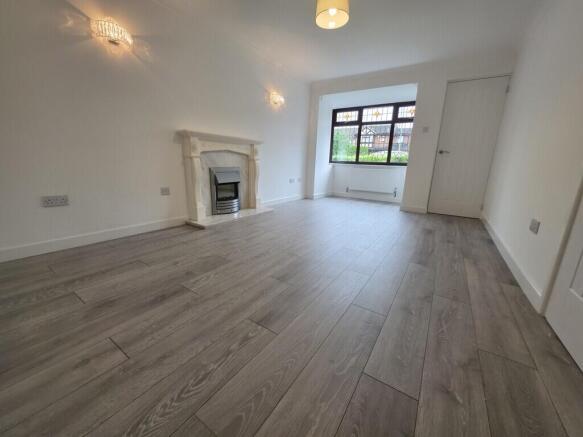 Landrake Grove, Packmoor, Stoke-on-Trent photo 5