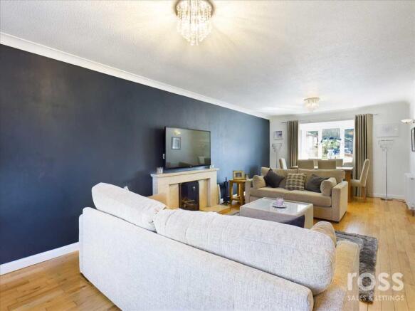 Lounge/Dining Room