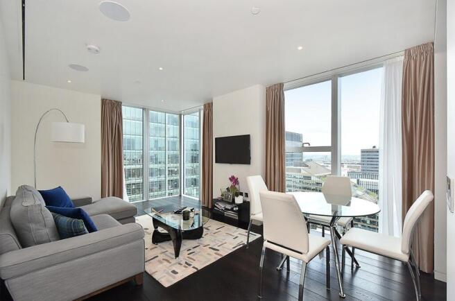MODERN ONE BEDROOM APARTMENT IN MOORGATE