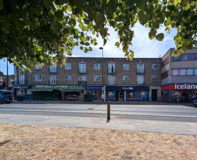 30 Fairgreen Court, London Road, Mitcham, CR4 3NA
