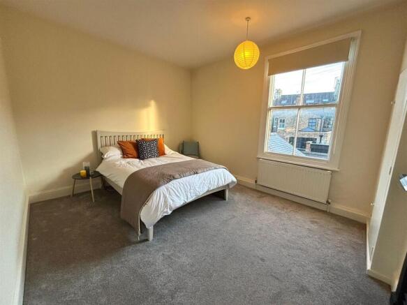 2 bed Town House for sale Image 8
