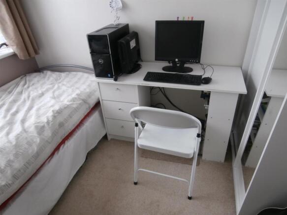 Bedroom 3 Photo 2