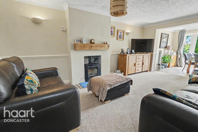 5 bed Semi-Detached for sale Image 5