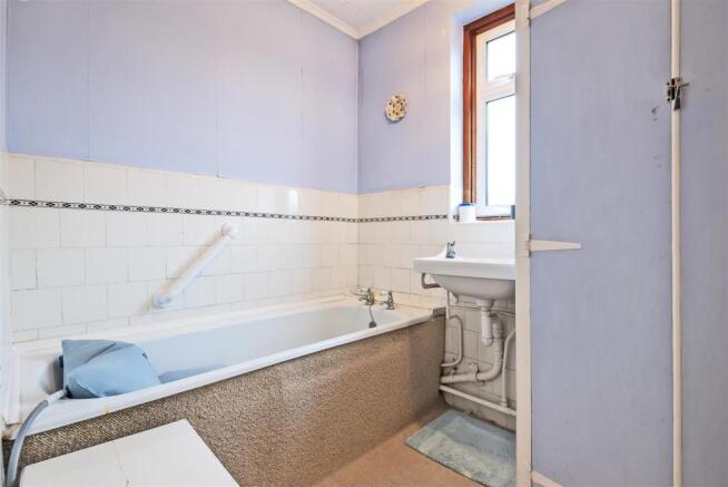 Dickinson Avenue - Bathroom.jpg