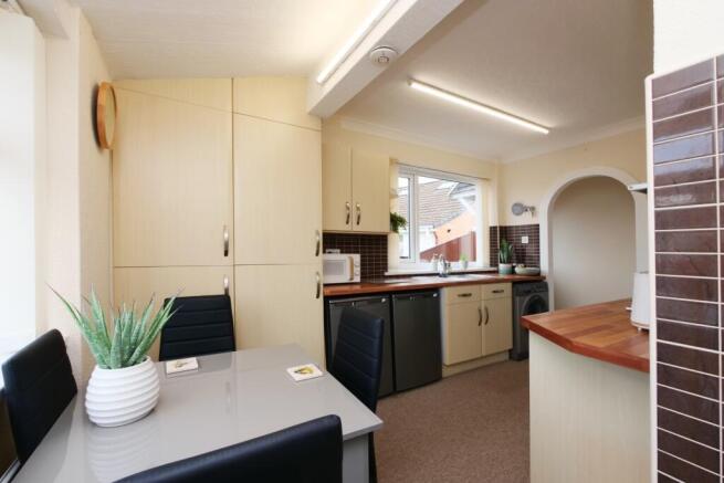 2 bed Semi-Detached Bungalow for sale Image 4