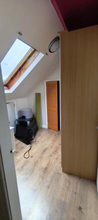 2 bed Terraced to rent Image 6