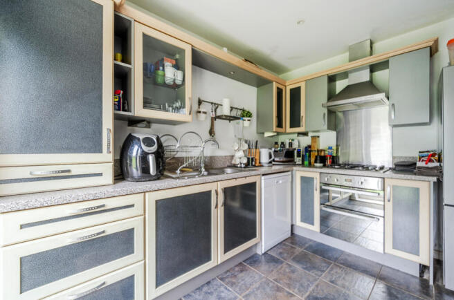4 bed Semi-Detached for sale Image 4