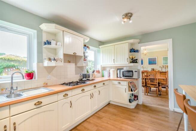 8555412-interior06.jpg