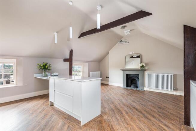 KITCHEN/LIVING AREA