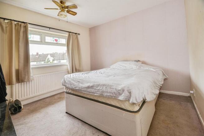 3 bed Semi-Detached for sale Image 9