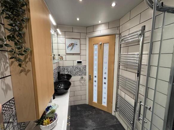 5 bed Terraced for sale Image 11