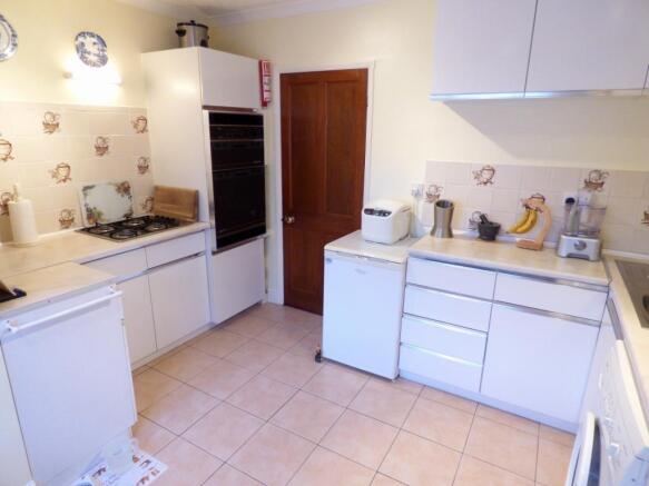 2ND KITCHEN