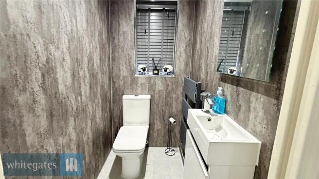4 bed Detached for sale Image 4